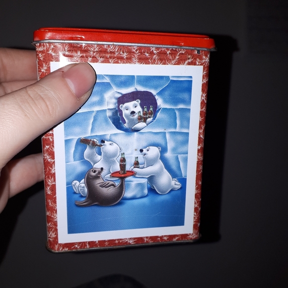 Vintage 1999 cocacola polar bear tin